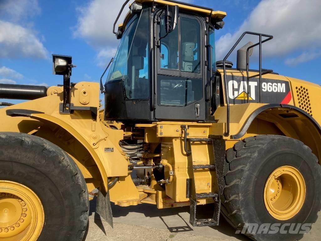 CAT 966 M لوادر بعجل