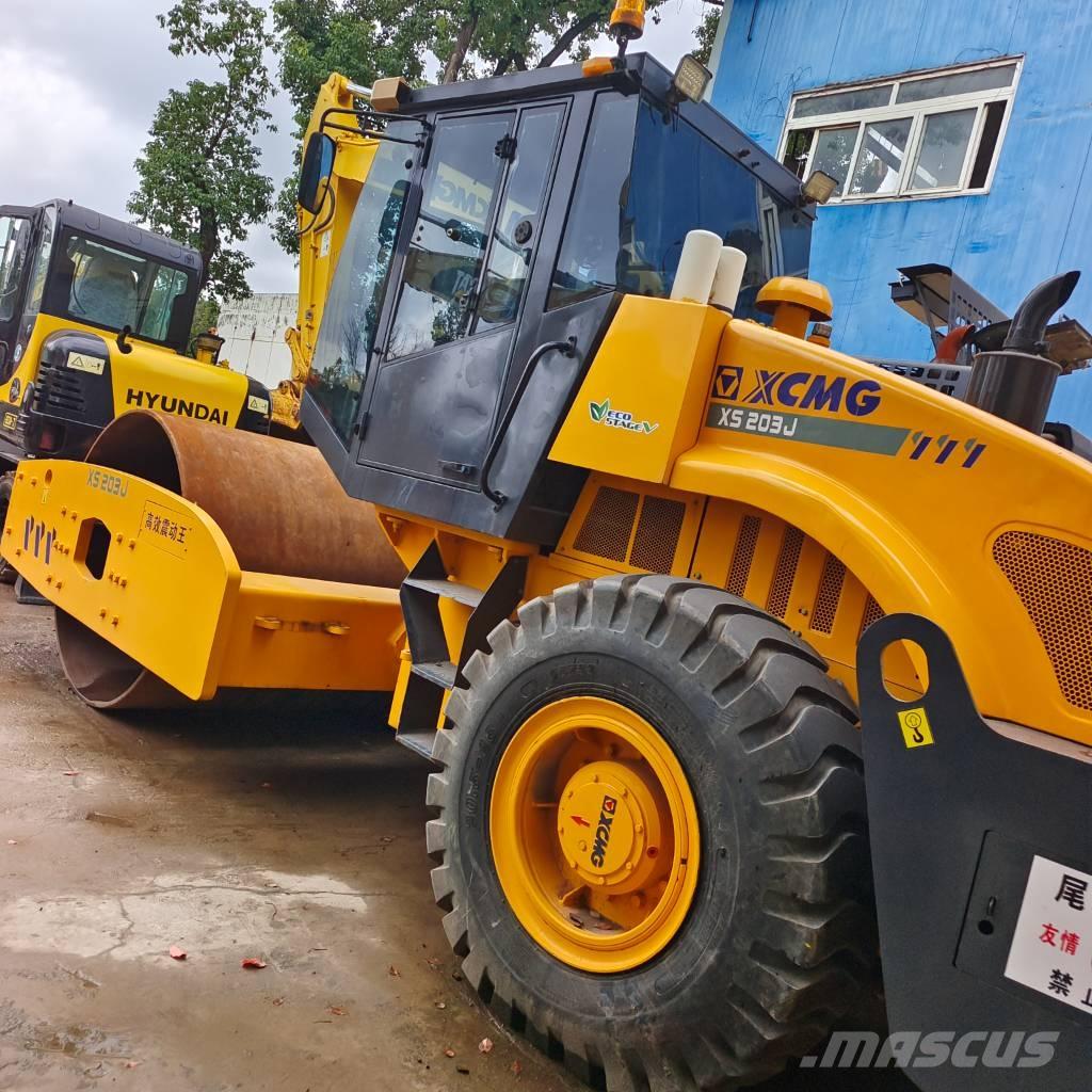 XCMG XS 203 J حفارات زحافة