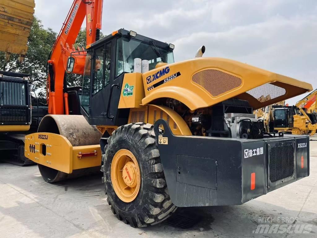 XCMG XS 223 J مداحل أحادية الأسطوانة