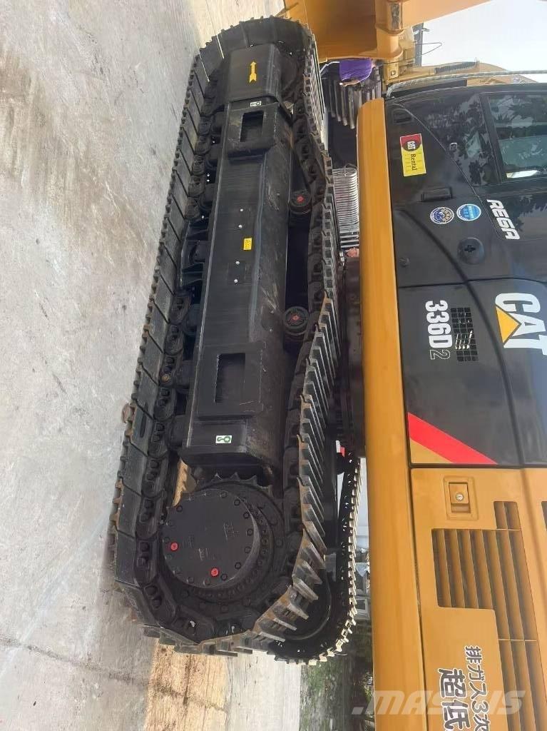 CAT 336 D حفارات زحافة