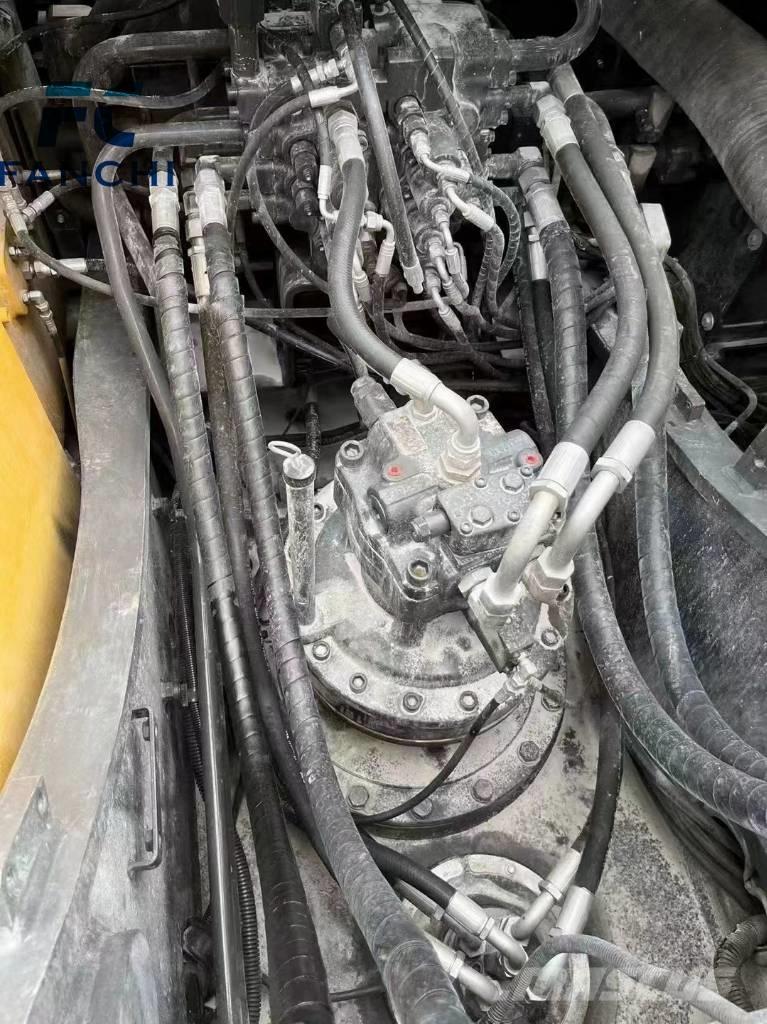 Volvo EC 240 B LC حفارات زحافة