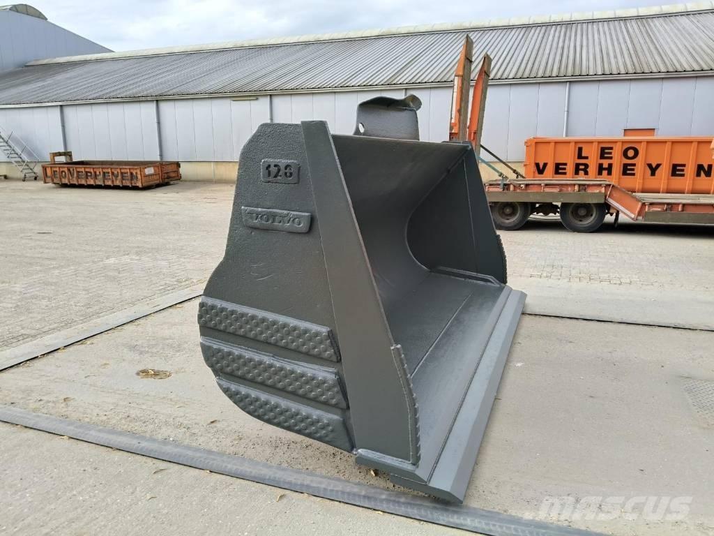 Volvo L 220 دلاء