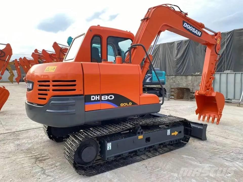 Doosan DH80 حفارات وسط 7 طن - 12 طن