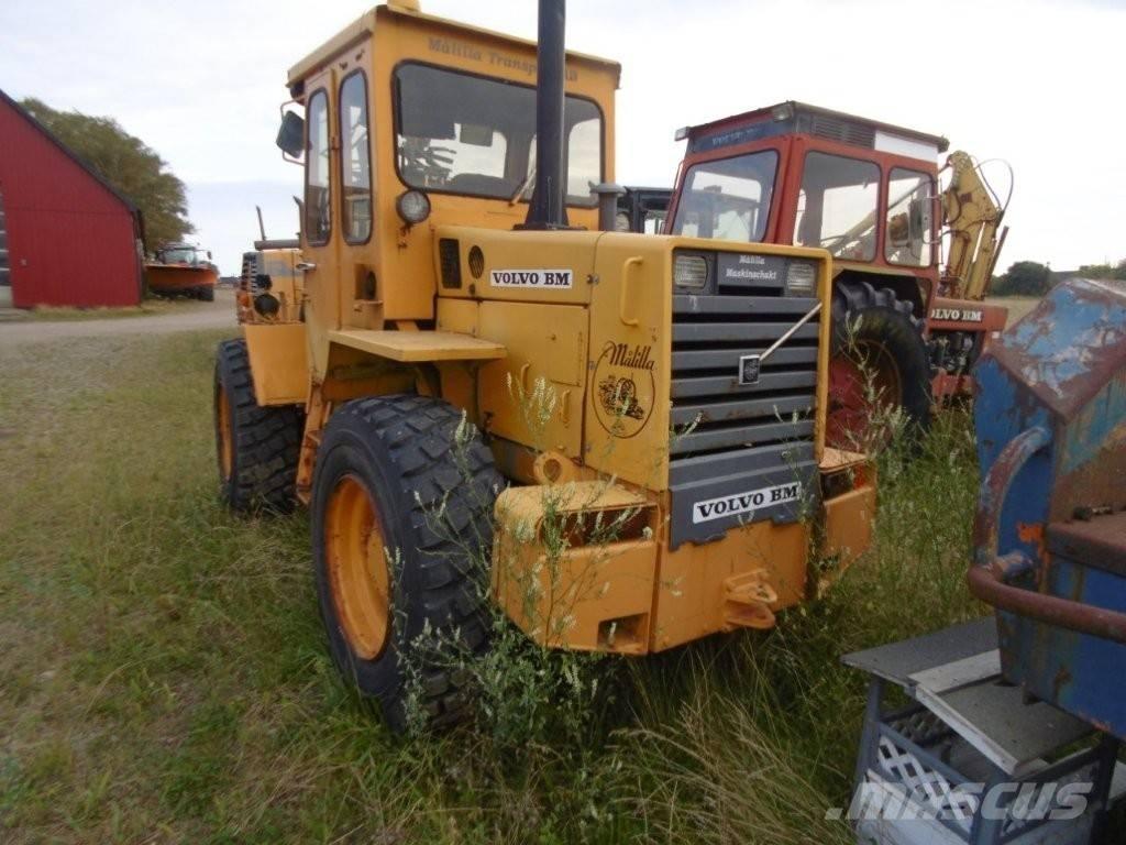 Volvo BM 4200 لوادر بعجل