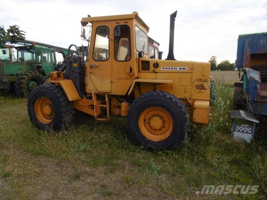 Volvo BM 4200 لوادر بعجل