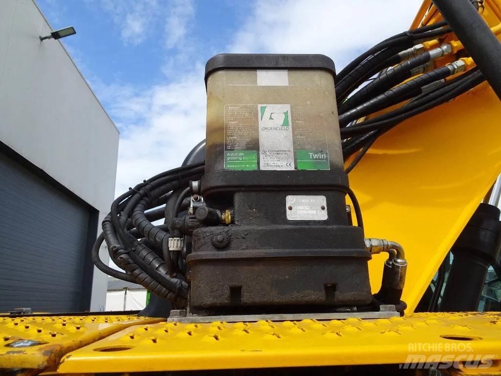 JCB JZ140 حفارات زحافة