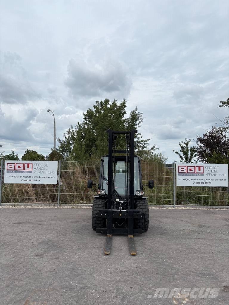 Manitou MSI 35 شاحنات الطرق الوعرة