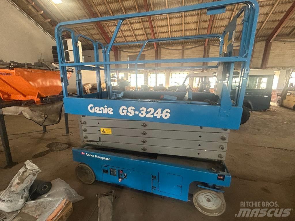 Genie GS3246 رافعات مقصية الشكل