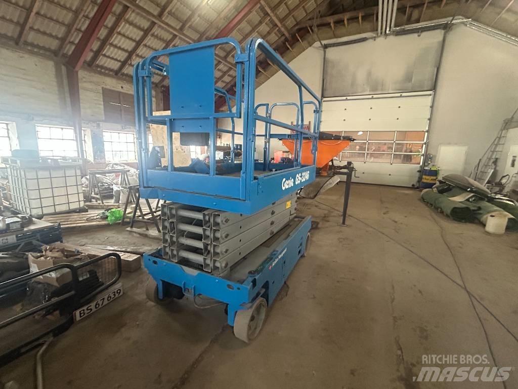 Genie GS3246 رافعات مقصية الشكل