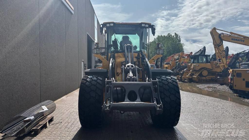 Volvo L 90 H لوادر بعجل