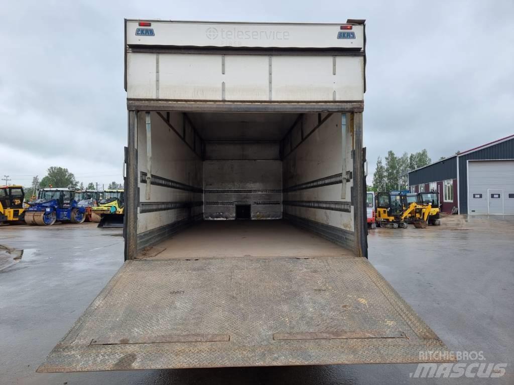 Volvo FL 240 شاحنات ذات هيكل صندوقي