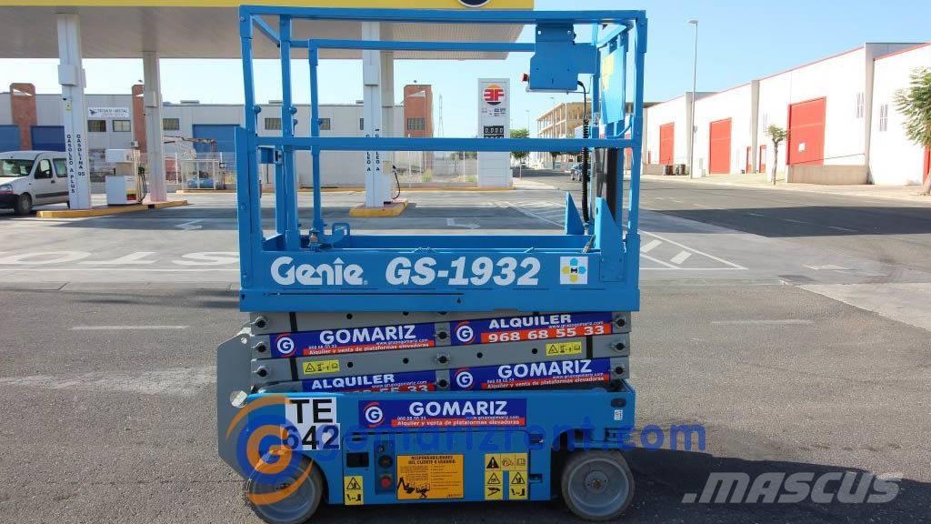 Genie GS 1932 رافعات مقصية الشكل