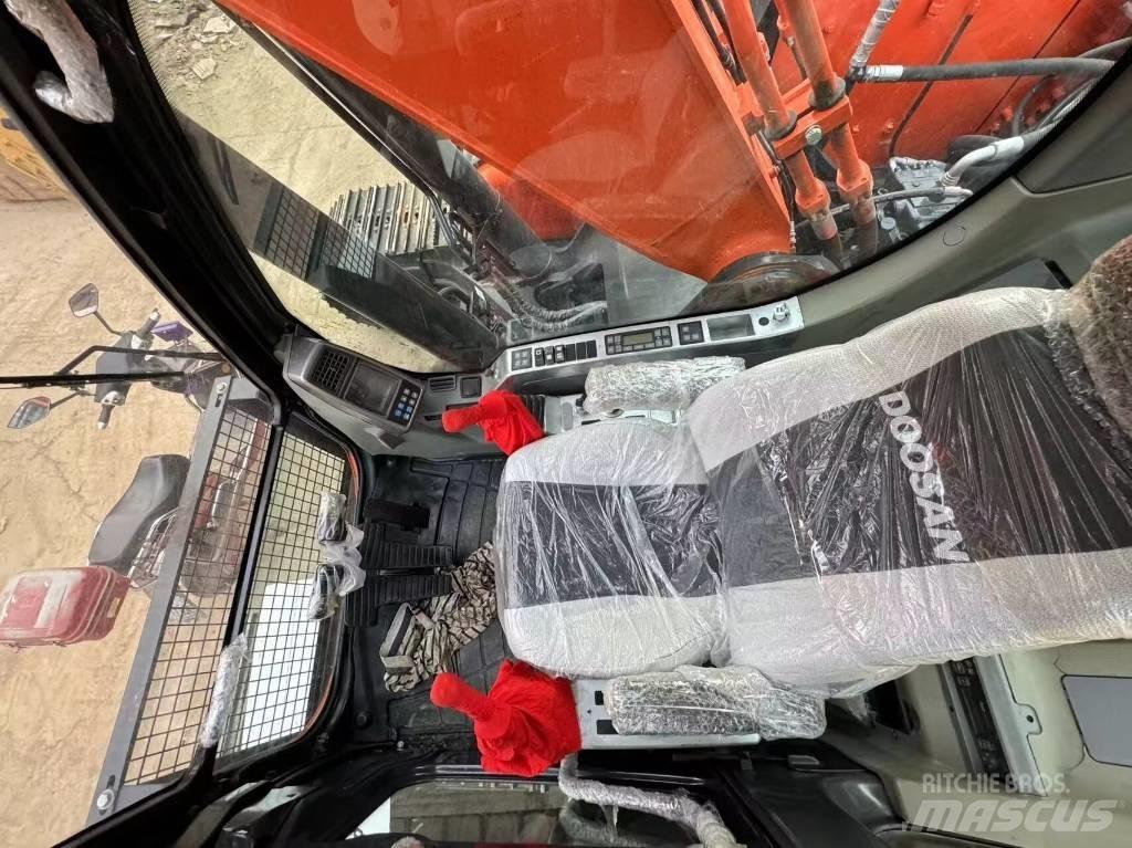 Doosan DX 300 حفارات زحافة