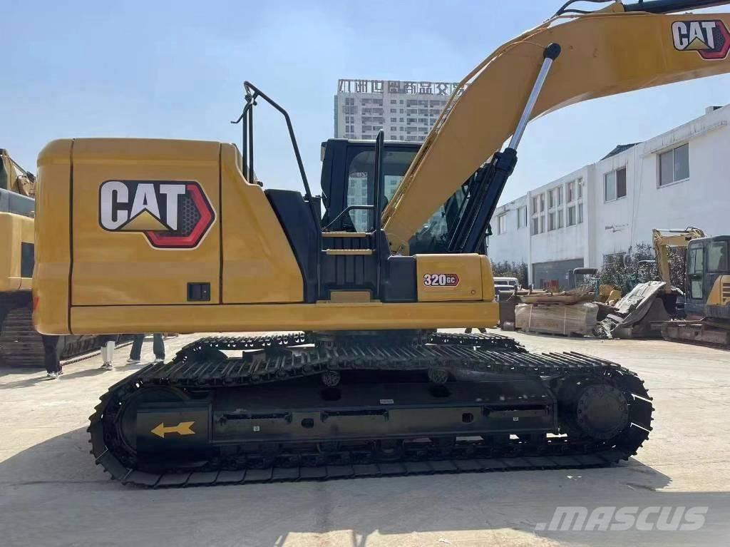 CAT 320 GC حفارات زحافة