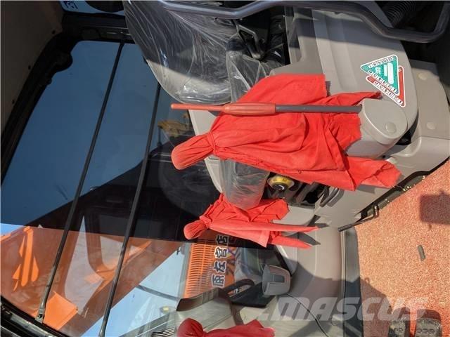 Hitachi ZX240 حفارات زحافة