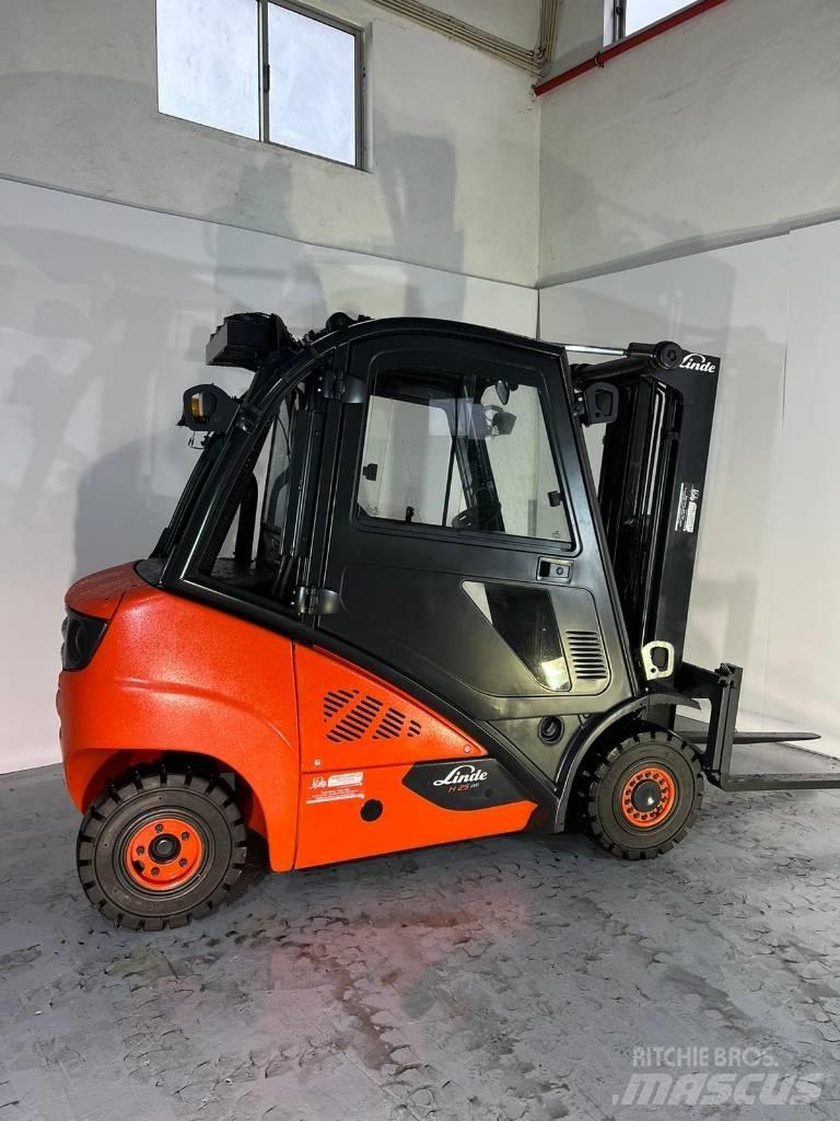 Linde H 25 D شاحنات الديزل