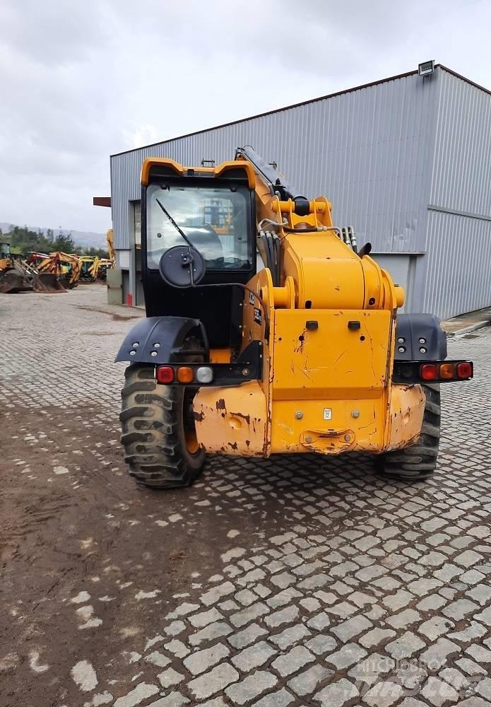 JCB 535-140 مناولات متداخلة