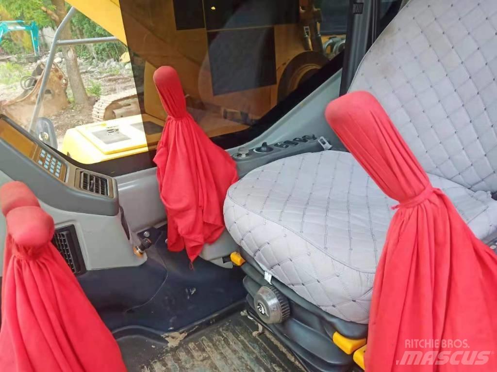 Komatsu PC 450-7 حفارات زحافة