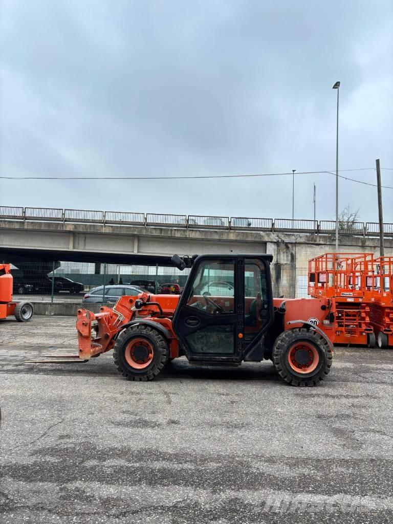 JCB 525-60 مناولات متداخلة