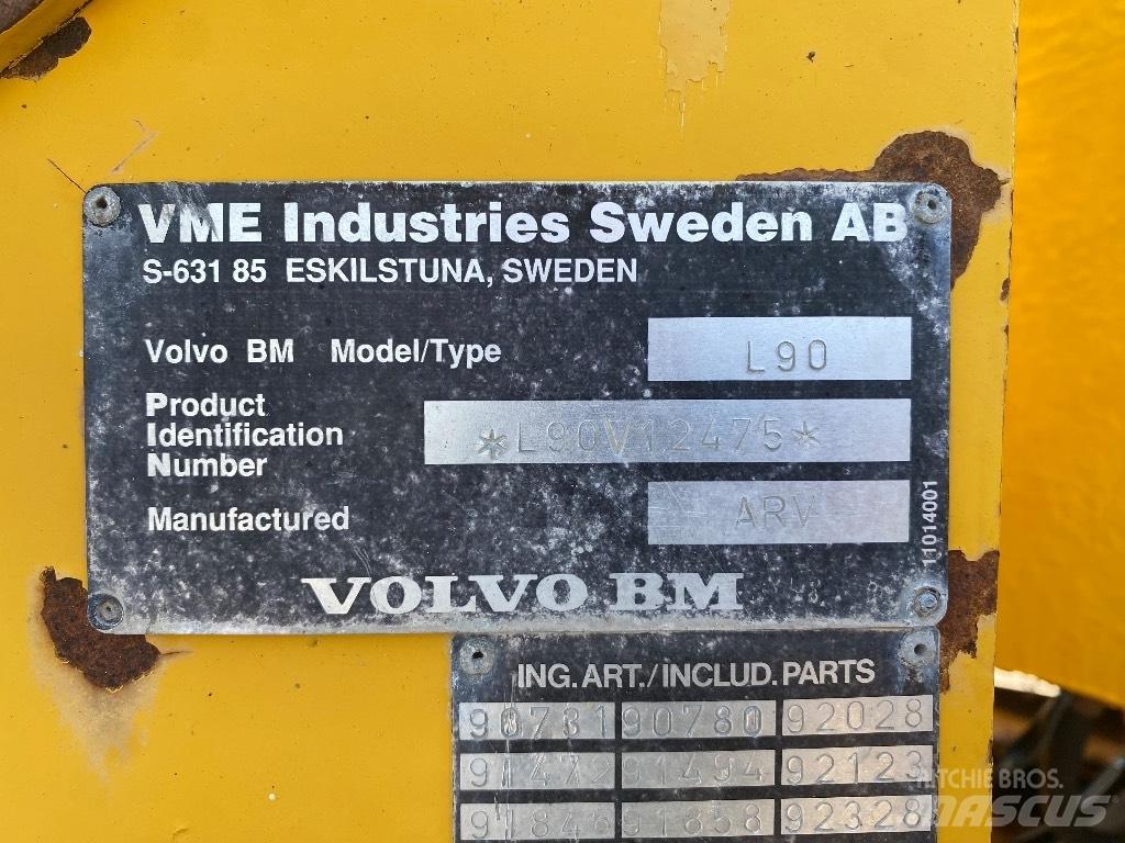 Volvo BM L 90 لوادر بعجل