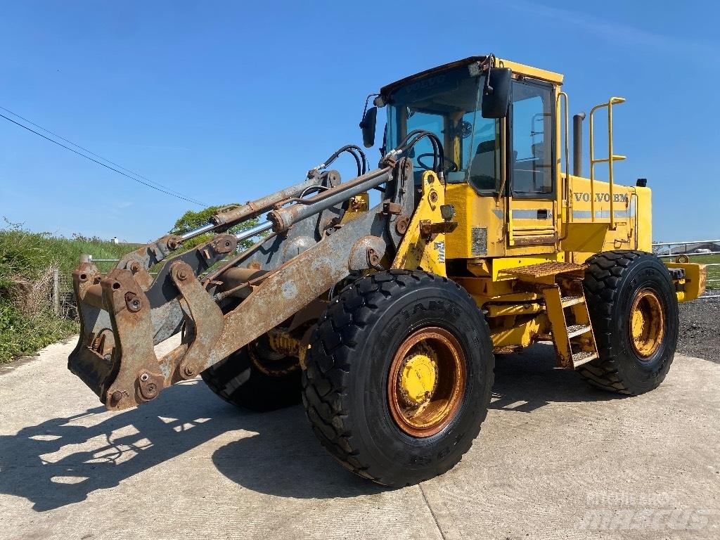 Volvo BM L 90 لوادر بعجل