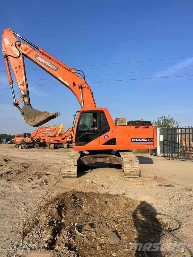 Doosan DH 225 LC-9 حفارات زحافة