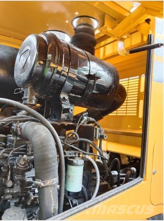 Komatsu WA 320-5 حفارات زحافة