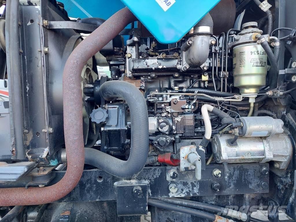 LS R 50 HST الجرارات