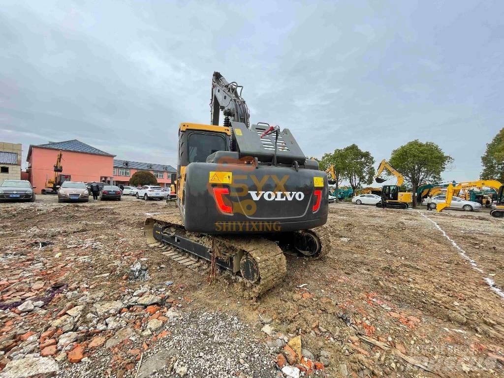 Volvo EC 140 D حفارات زحافة