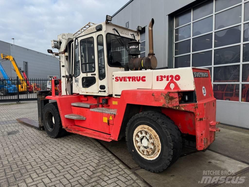 Svetruck 13,6- 1200 شاحنات الديزل