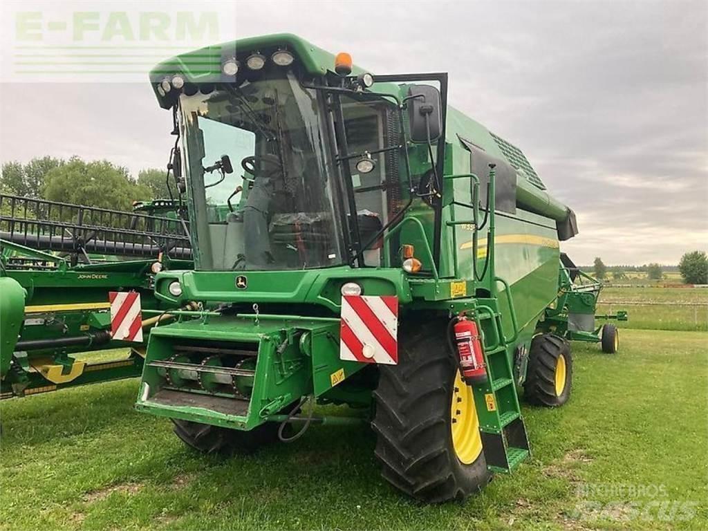 John Deere w330 حصادات