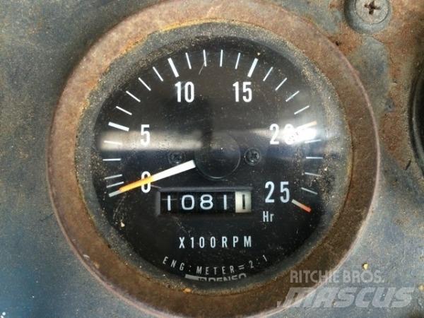  日本車輌  DH500-5 رافعات مجنزرة