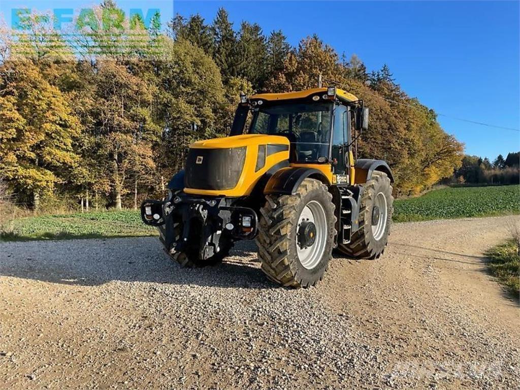 JCB fastrac 8250 الجرارات