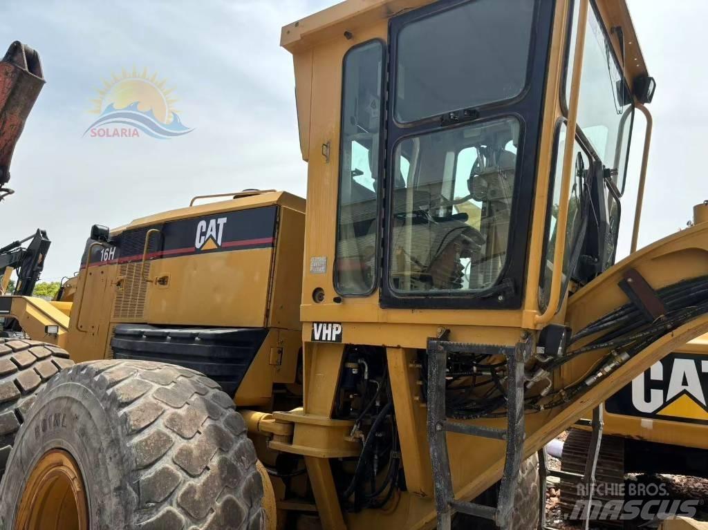 CAT 16 H معدات تمهيد الطرق