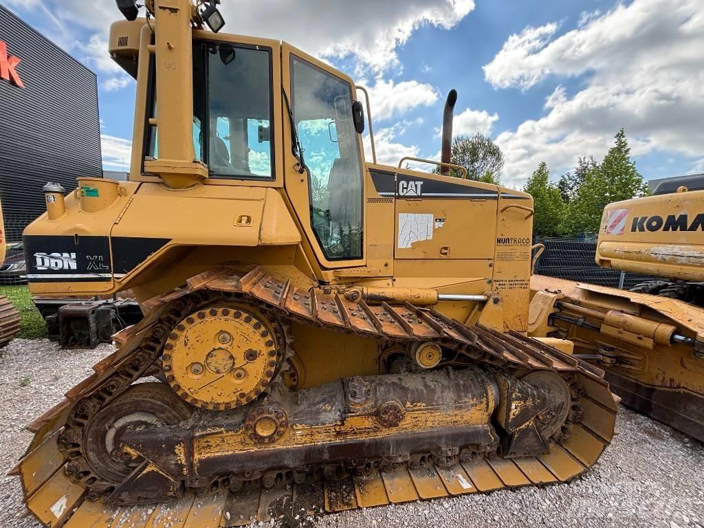 CAT D 6 N XL بلدوزرات مجنزرة