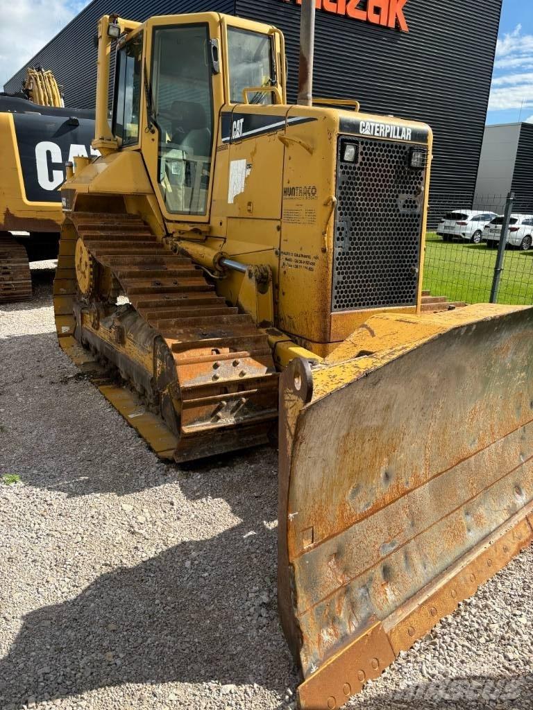 CAT D 6 N XL بلدوزرات مجنزرة