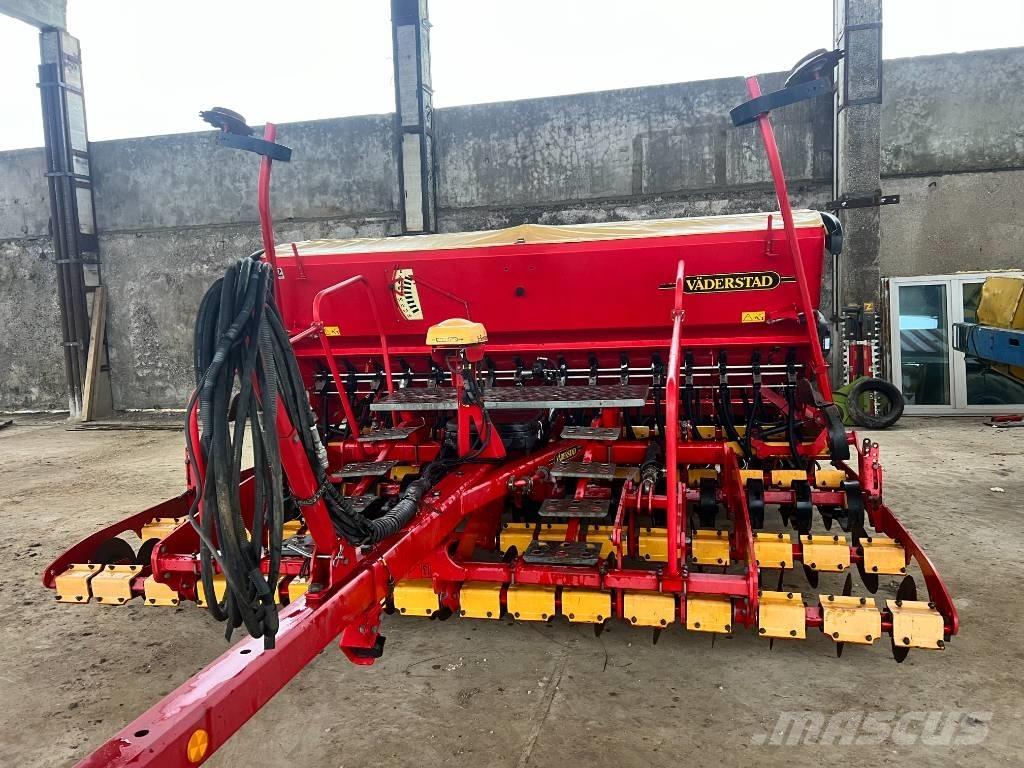 Väderstad Rapid 400C مثاقيب مدمجة