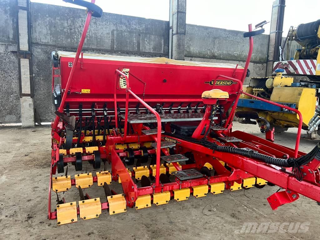 Väderstad Rapid 400C مثاقيب مدمجة