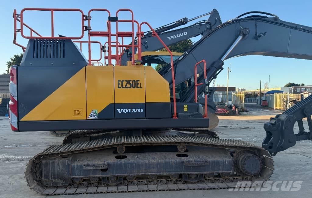 Volvo EC 250 EL حفارات زحافة