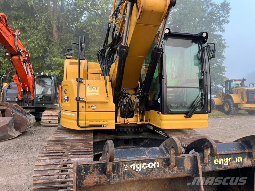 CAT 325 حفارات زحافة