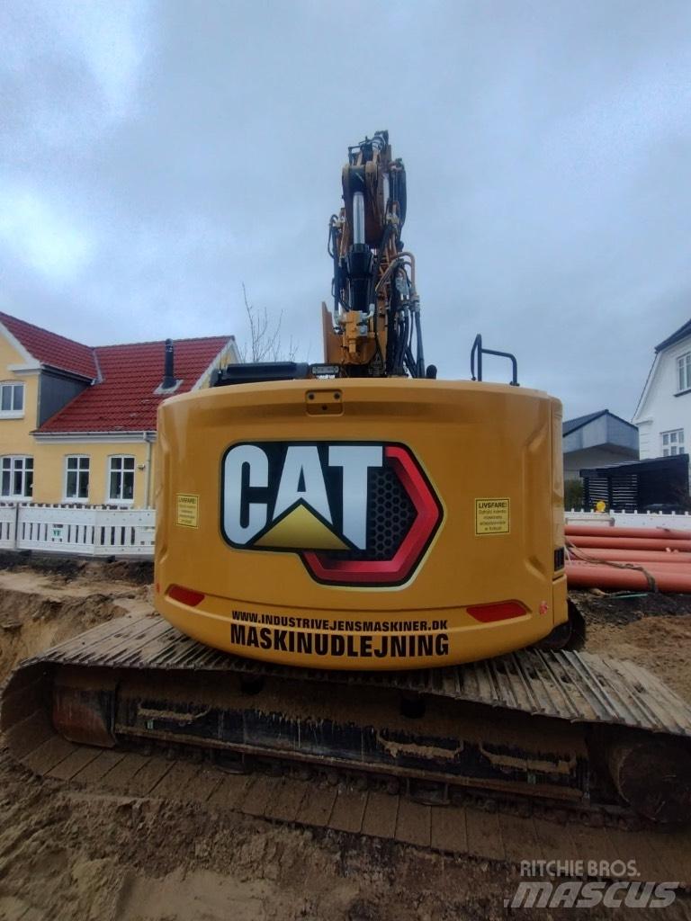 CAT 325 حفارات زحافة