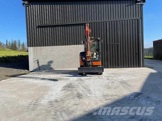 Hitachi u 33 حفارات صغيرة أقل من 7 طن (حفارات صغيرة)