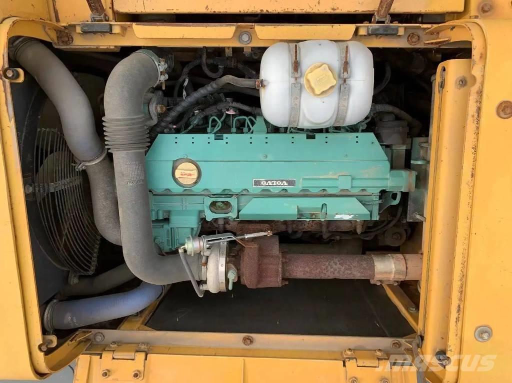 Volvo EC210 حفارات زحافة