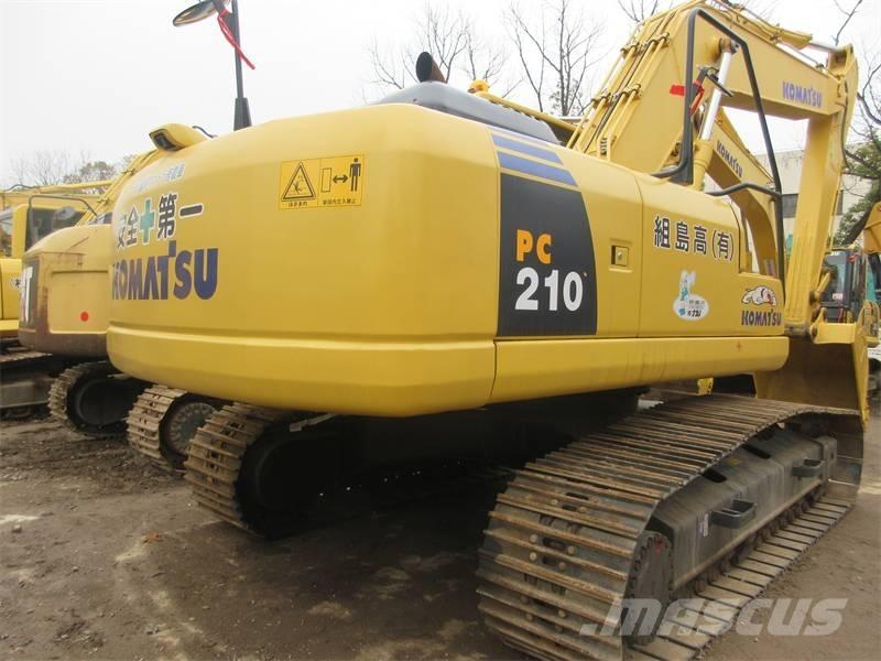 Komatsu PC 210 LC حفارات زحافة