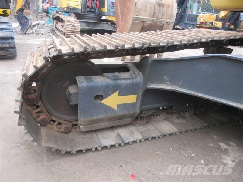 Komatsu PC 210 LC حفارات زحافة