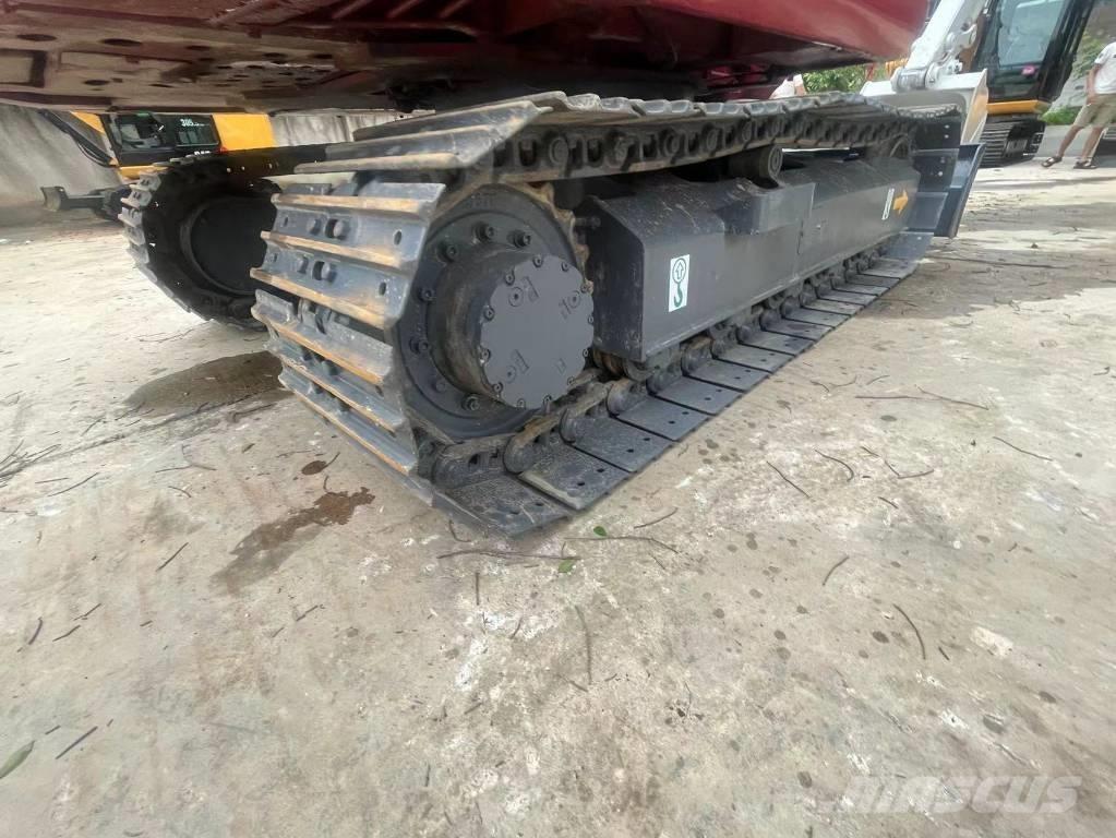 Takeuchi TB180C حفارات زحافة