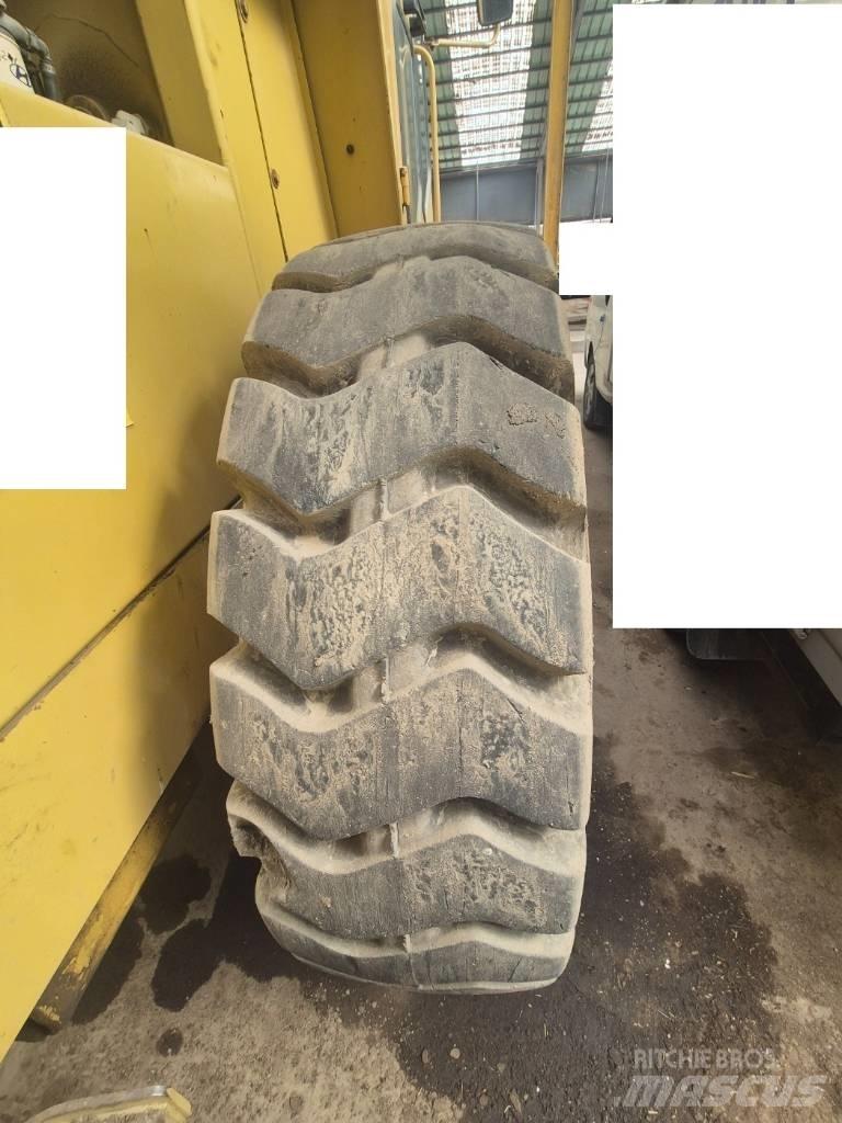 CAT CS 563 مداحل ثنائية الاسطوانة