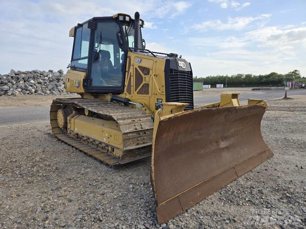 CAT D 3 LGP بلدوزرات مجنزرة