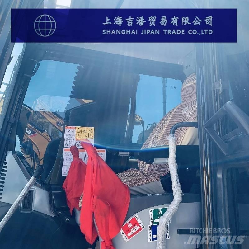 Komatsu PC 130 حفارات وسط 7 طن - 12 طن