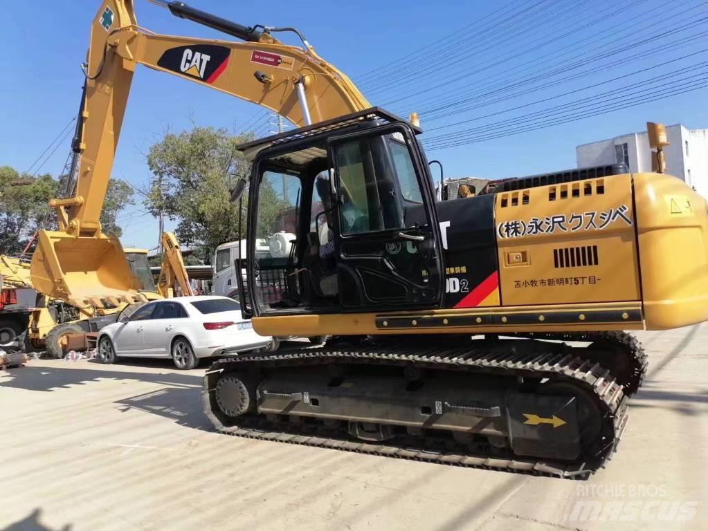 CAT 320 D حفارات زحافة